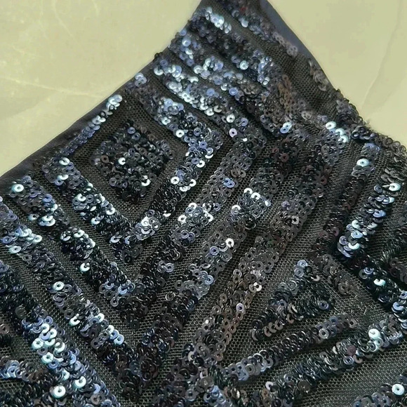 Forever 21 navy blue sequin tank adjustable straps size medium - Picture 2 of 4